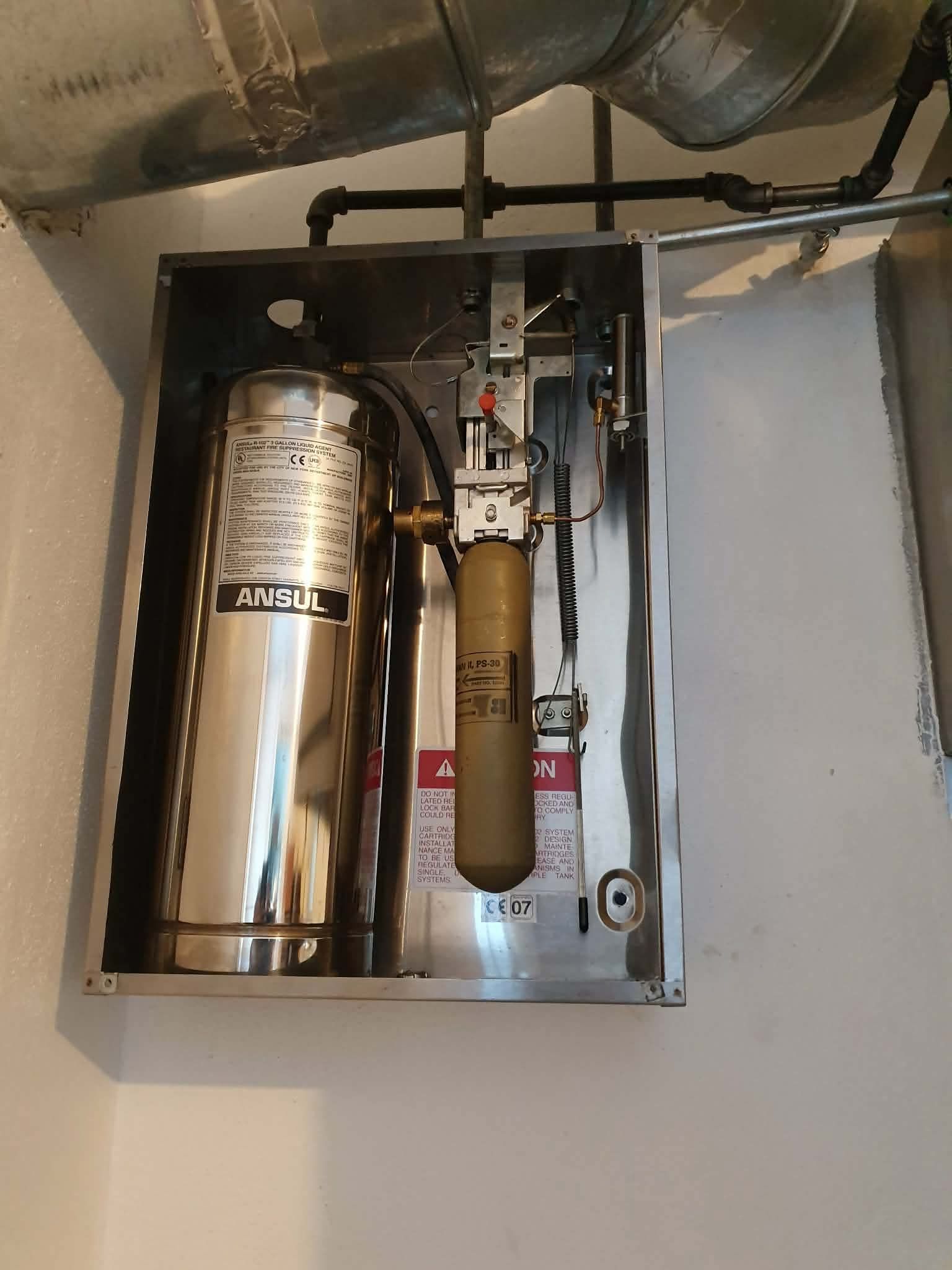 Sistema ANSUL R-102 de supresión para restaurante